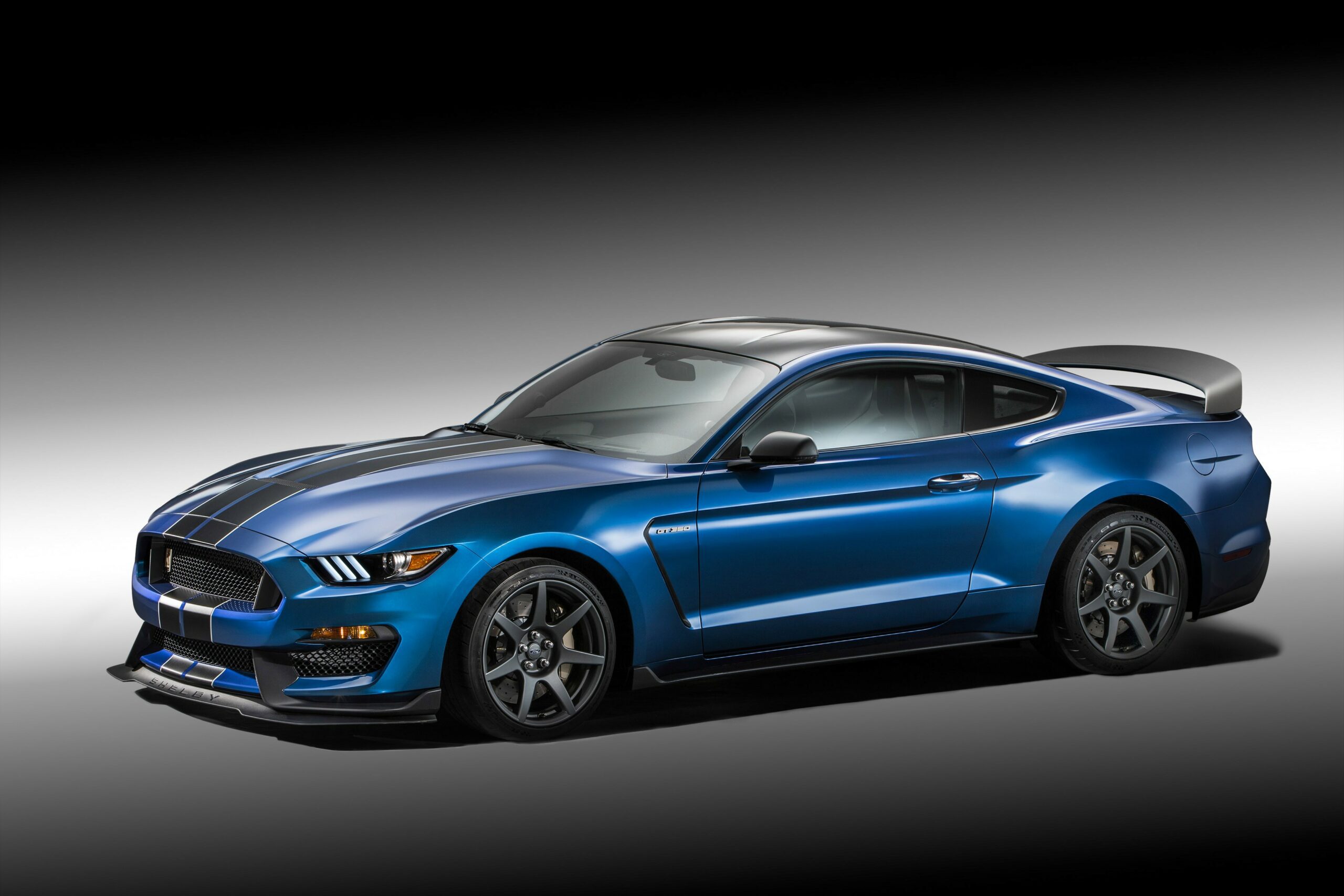 Shelby GT350R with Carbon Revolution carbon fiber wheels